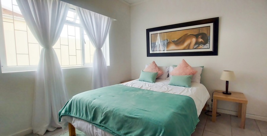 4 Bedroom Property for Sale in Struisbaai Western Cape